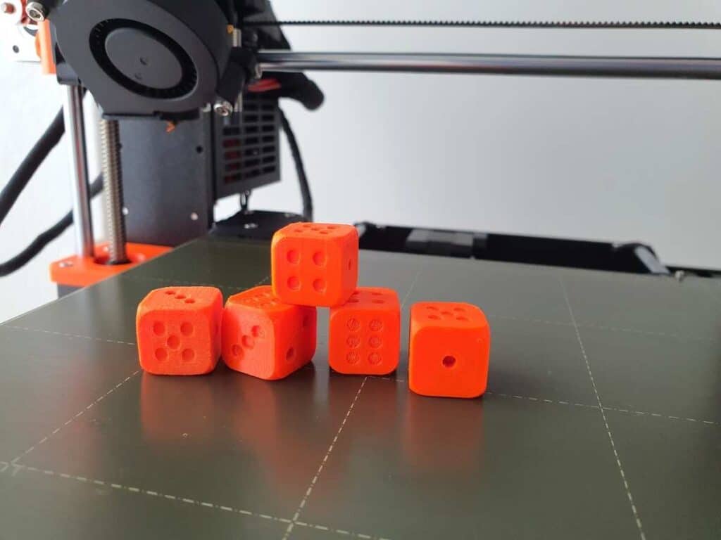 3d printed dice on fdm printer
