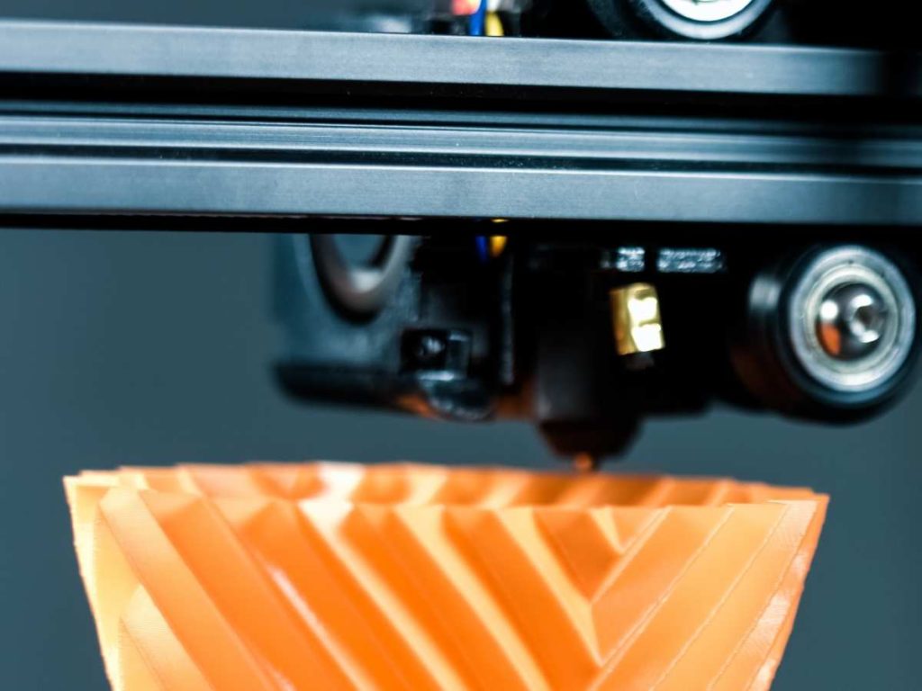 3d printing an orange vase