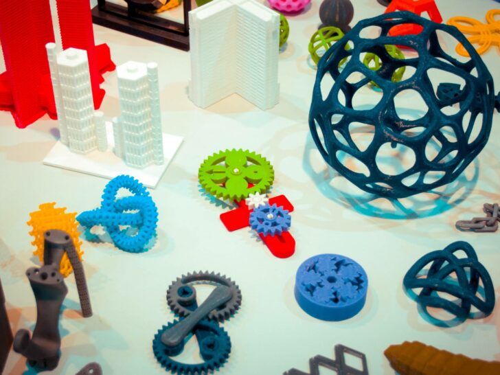 different 3d printed objects in multiple colors
