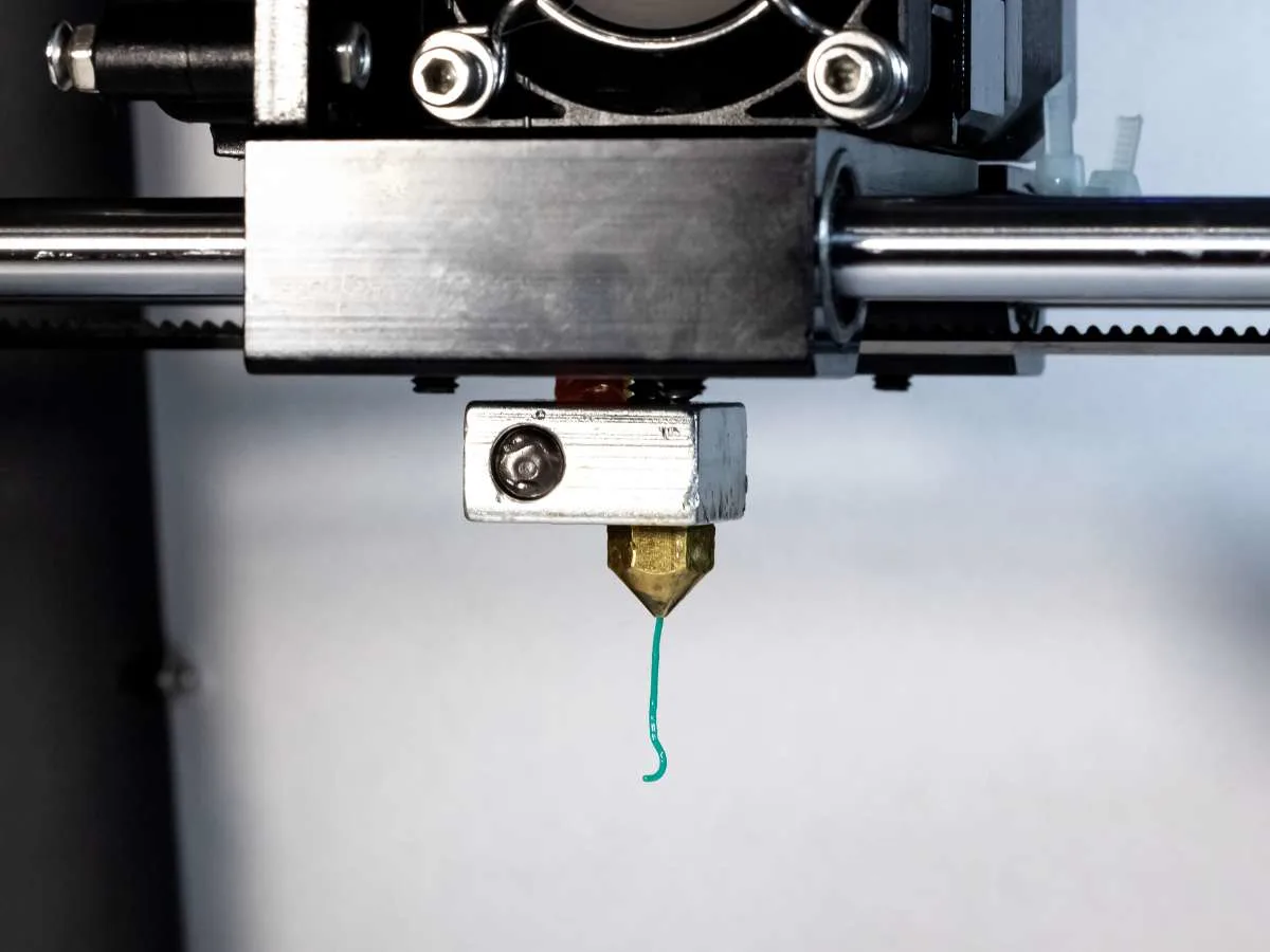 3d printer nozzle leaking some filament
